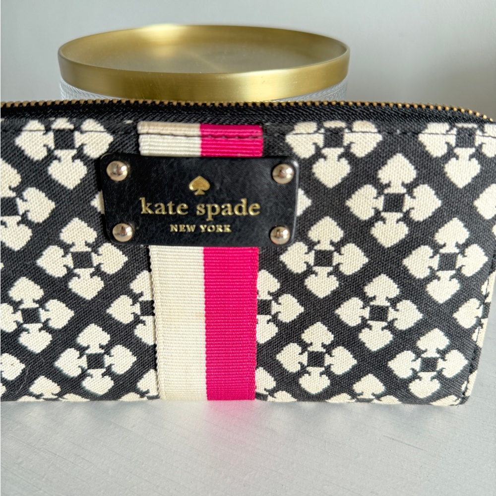 Kate Spade Black and Cream Zip Wallet with Pink Accent - Picture 4 of 6